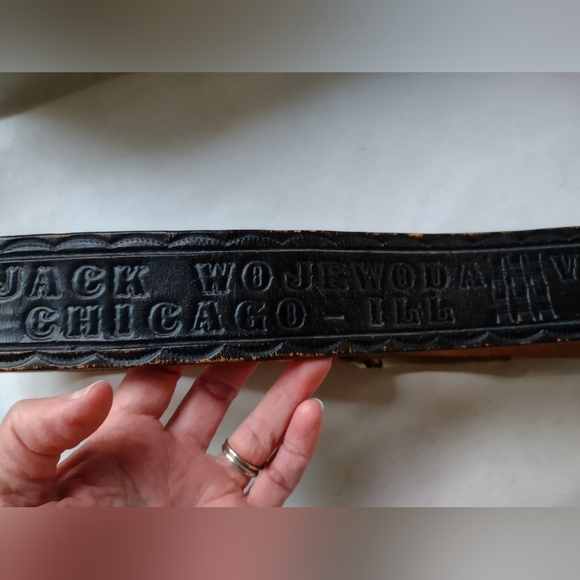 COOL VTG 70S EMBOSSED LEATHER VIETNAM VETERANS BELT CHICAGO NIKEL SILVER BUCKLE - Picture 9 of 13